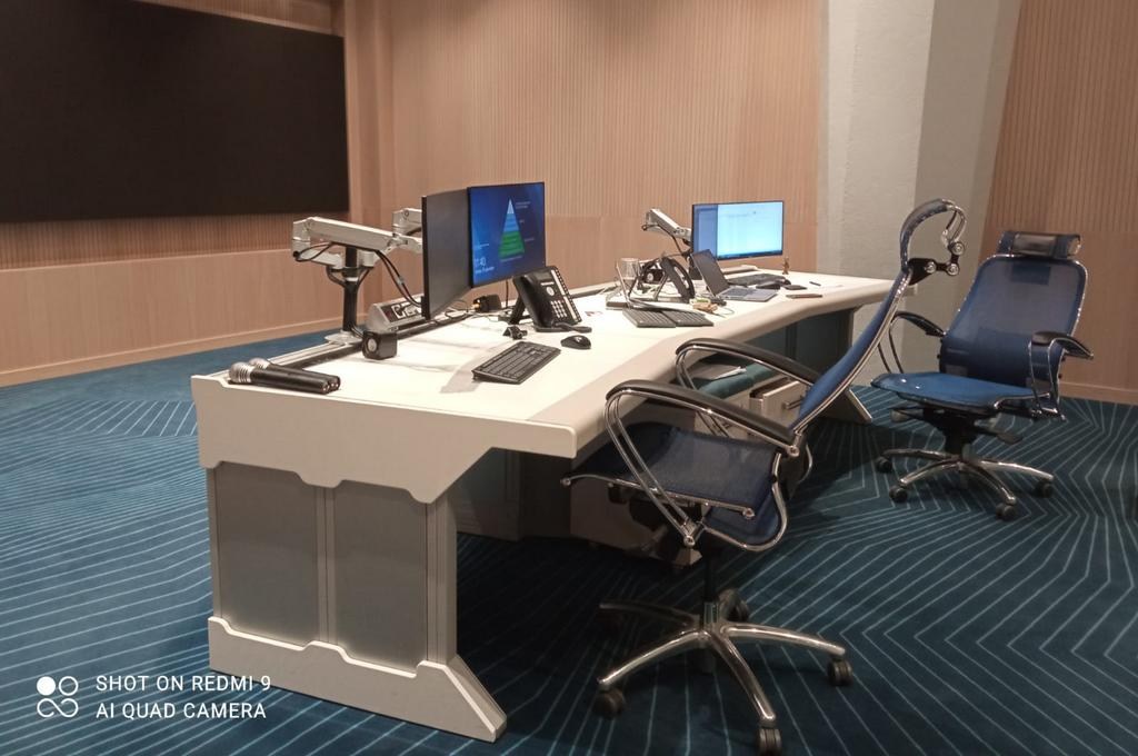 Стол переговорный мультимедийный Росэнергоатом 7