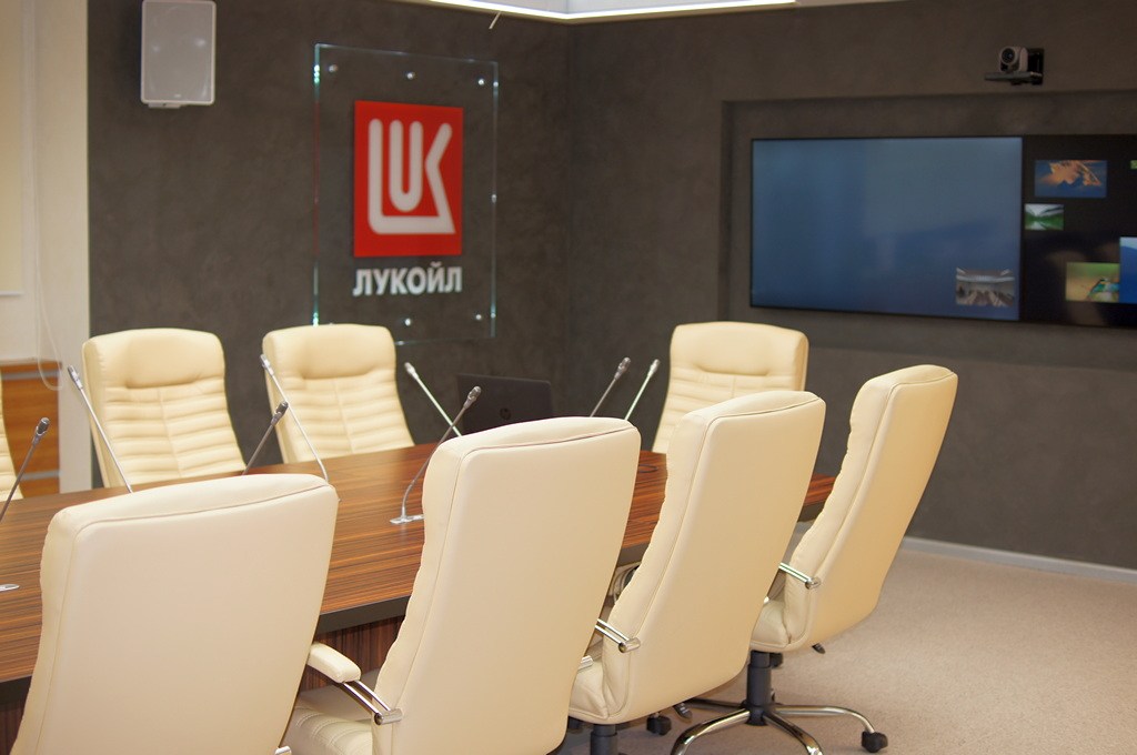 Стол переговоров Лукойл ЦДУ